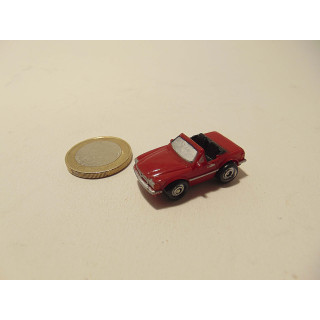 Mercedes 300 SL van kunststof Minys 3x1x1cm