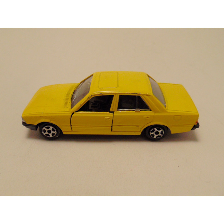 Peugeot 505 1:43 Norev geel