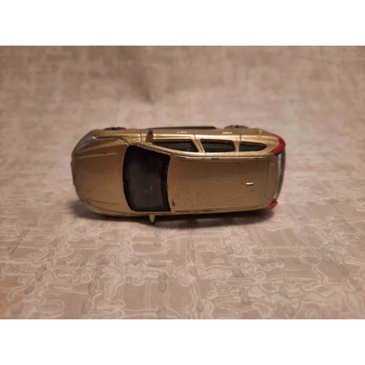 Volvo XC60 sedan Dickie 1:64 goudkleurig