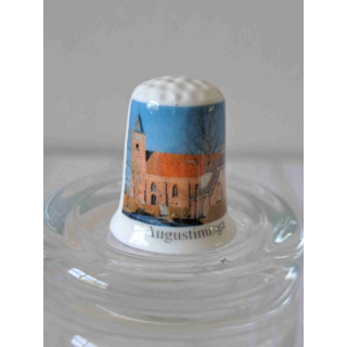 Augustinuskerk in Augustinusga op een vingerhoedje