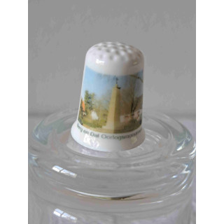 Oorlogsmonument in het dorp Berg en Dal vingerhoedje Oorlogsmonument in het dorp Berg en Dal vingerhoedje