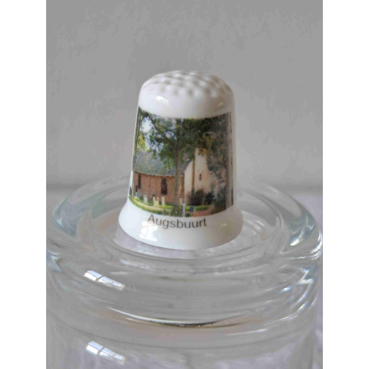 Kerk van Augsbuurt in gemeente Noord Friesland vingerhoedje Kerk van Augsbuurt in gemeente Noord Friesland vingerhoedje