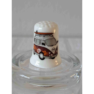 Volkswagen bus met surfplank paarsbruin vingerhoedje Volkswagen bus met surfplank paarsbruin vingerhoedje