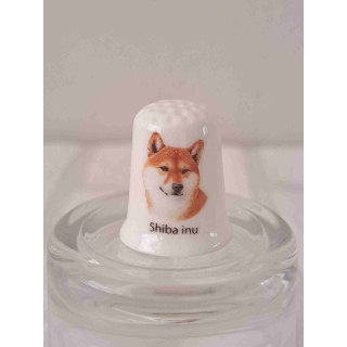 Shiba Inu hond tekening op een porselein vingerhoedje