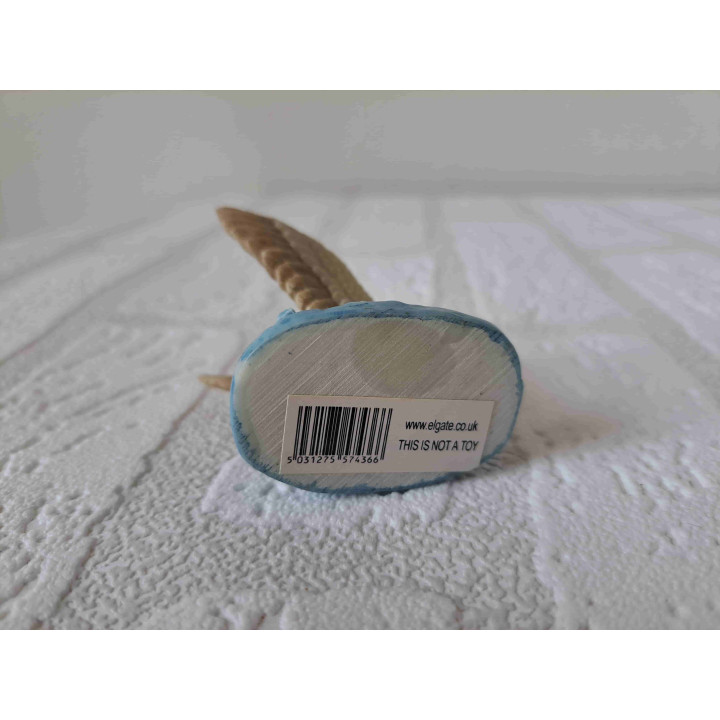 Eend met vleugels wijd van Elgate