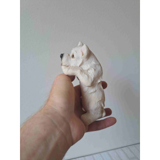 West highland terrier hond staand met poten omhoog