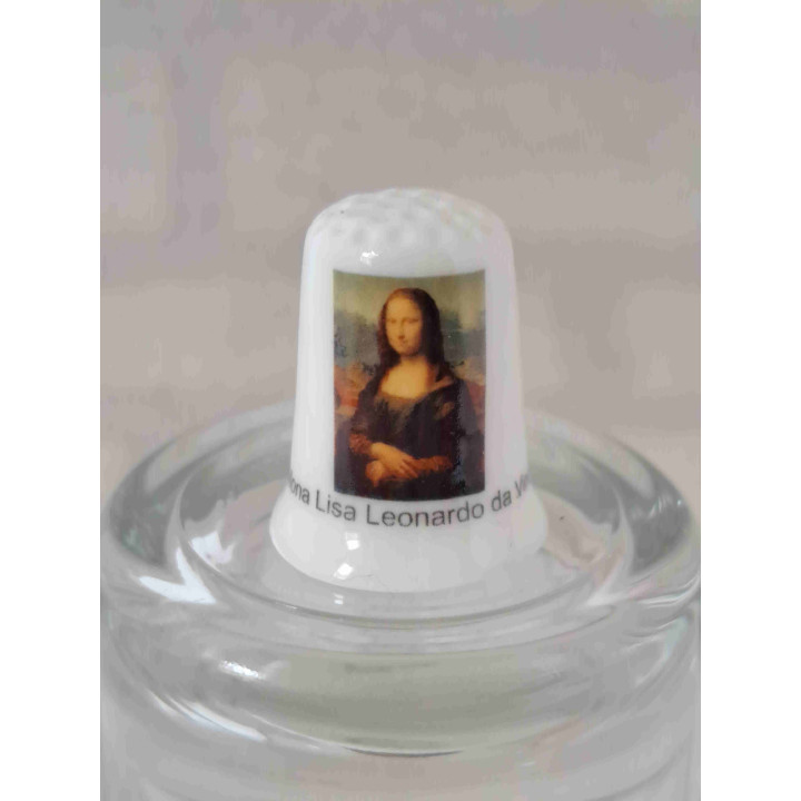 Mona Lisa Leonardo da Vinci op een porselein vingerhoedje