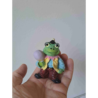 Kikker van kunsthars als clown met ballon 7x4x8.5cm