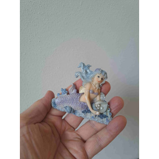 Keukenmagneet zeemeermin met een schelp en parels