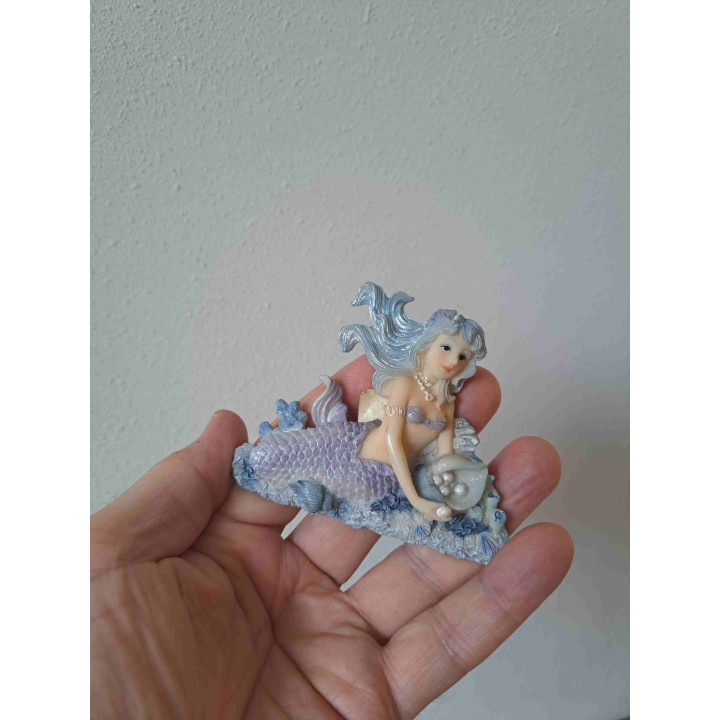 Keukenmagneet zeemeermin met een schelp en parels