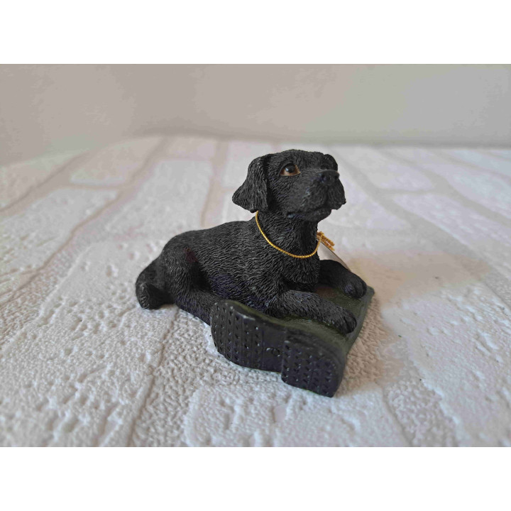 Zwart Labrador hond puppy met laars van RFA Regency fine arts