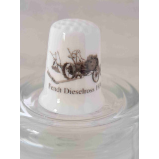 Fendt Dieselross 1930 tractor landbouwvoertuig op een porselein vingerhoedje