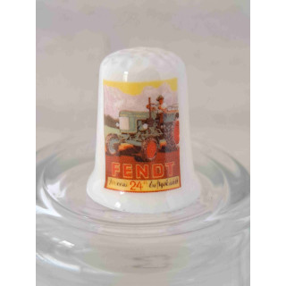 Porseleinen vingerhoedje met Fendt tractor reclame landbouwvoertuig  - Verzamelobject