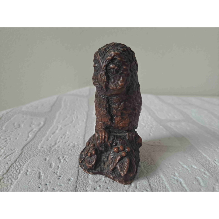 Uil beeldje van kunsthars in het bruin