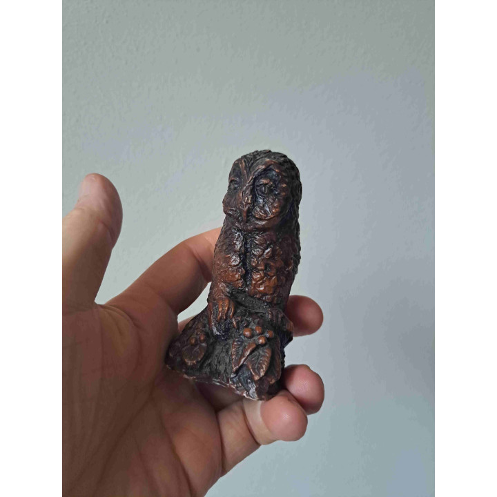 Uil beeldje van kunsthars in het bruin