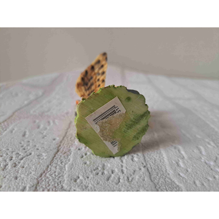 Uil met open vleugels van kunsthars