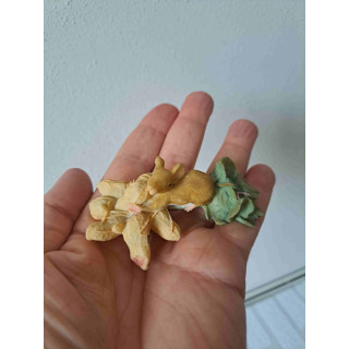 Muis van kunsthars eet pindas L8.5 x B5 x H3 cm