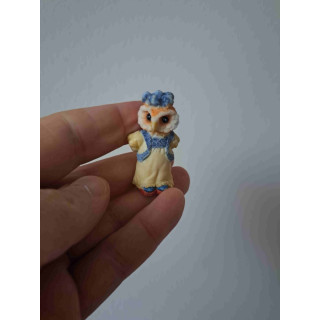 Uil met rozen op haar rug van kunsthars RFA Regency Fine Arts Uil met rozen op haar rug van kunsthars RFA Regency Fine Arts