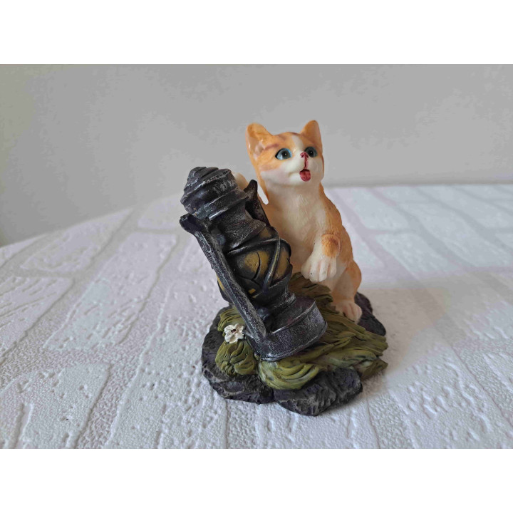 Poes met Olielamp Beeldje, Kunsthars 10x8x11cm