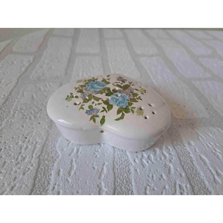 Heart Pomander of Porcelain 10x10x3cm