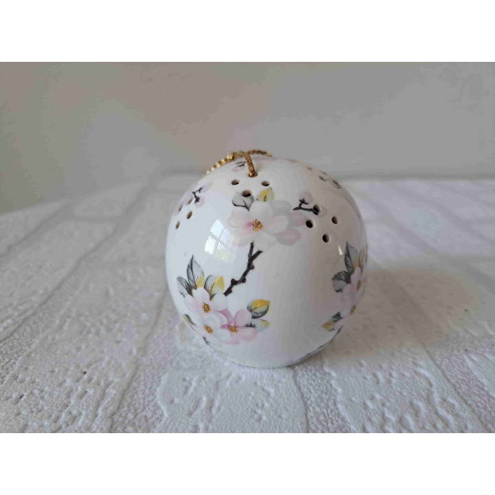 Reukbol kerstbal van porselein met bloemen D8 cm - Verzamelobjecten