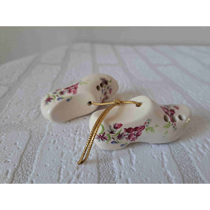 Klompen reukbol van porselein met bloemen L8xB3.5xH3.5cm - Verzamelobjecten