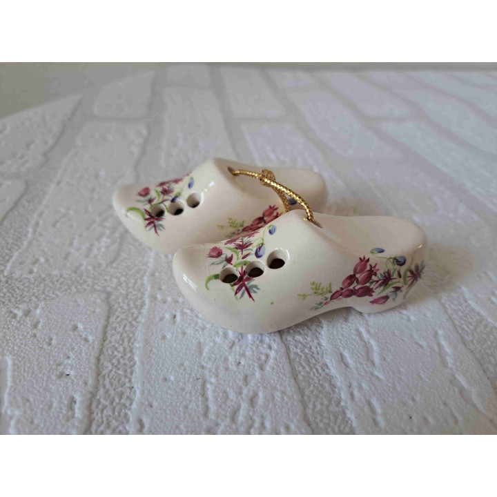 Klompen reukbol van porselein met bloemen L8xB3.5xH3.5cm - Verzamelobjecten