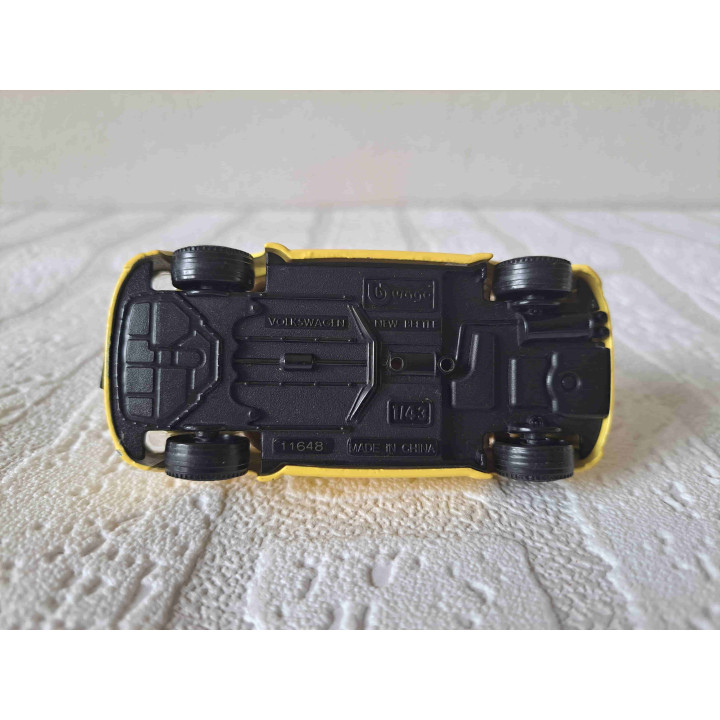 Volkswagen kever new beetle 1998 Bburago 1:43 - modelauto