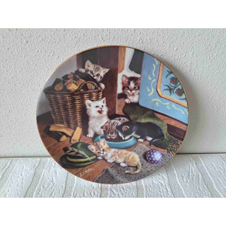 Poezen bij de voerbak wandbord Kahla D20 cm