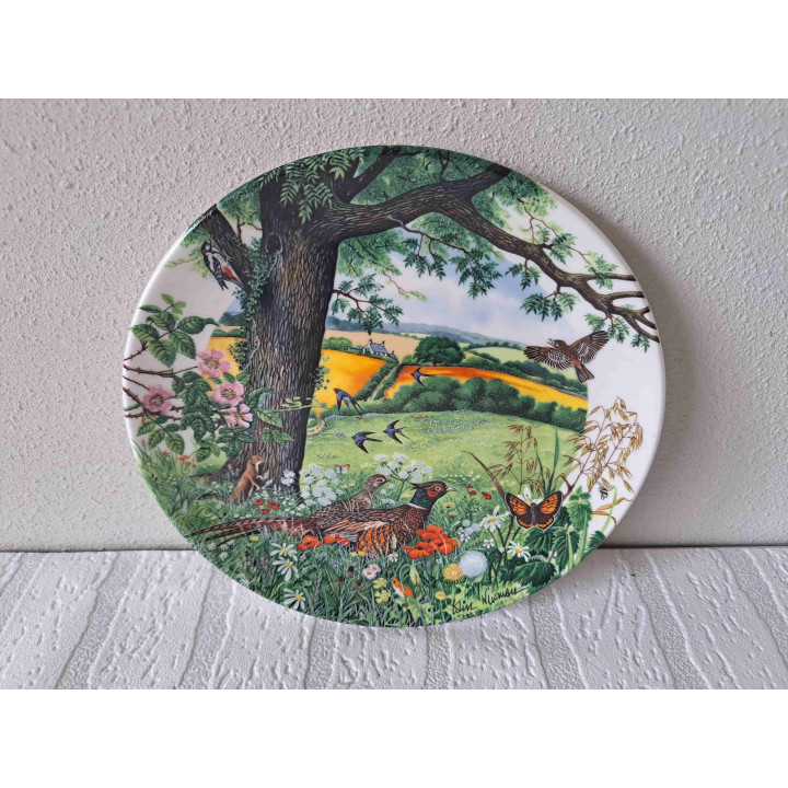Wedgwood wall plate Meadows birds - with certificate D21.5cm