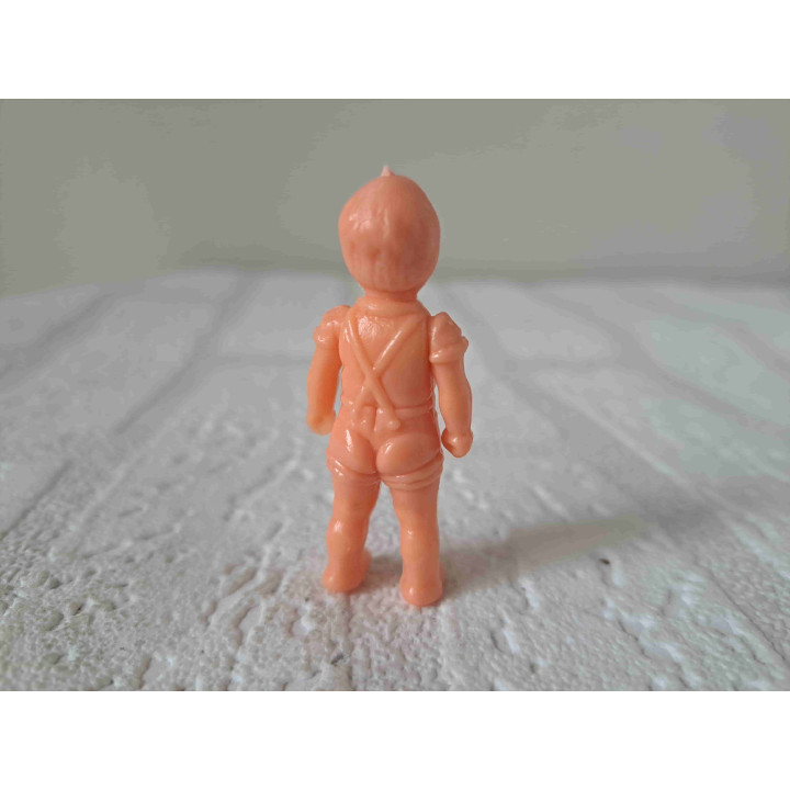 Kunststof Jongen poppetje 1:24 poppenhuis 5.5x2x1.5cm - Verzamelobjecten