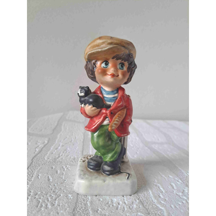 Jongen van porselein met stokbrood Goebel 5.5x5.5x15cm- Verzamelobjecten