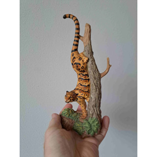 Luipaard van porselein The Franklin mint 10x7x24cm