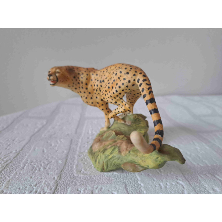 Jachtluipaard van porselein The Franklin mint 14x10x9cm - dierfiguren