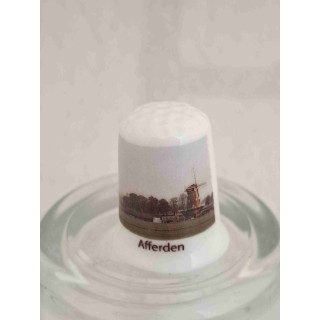 Molen De drie Waaien in Afferden in de gemeente Druten op een porselein vingerhoedje