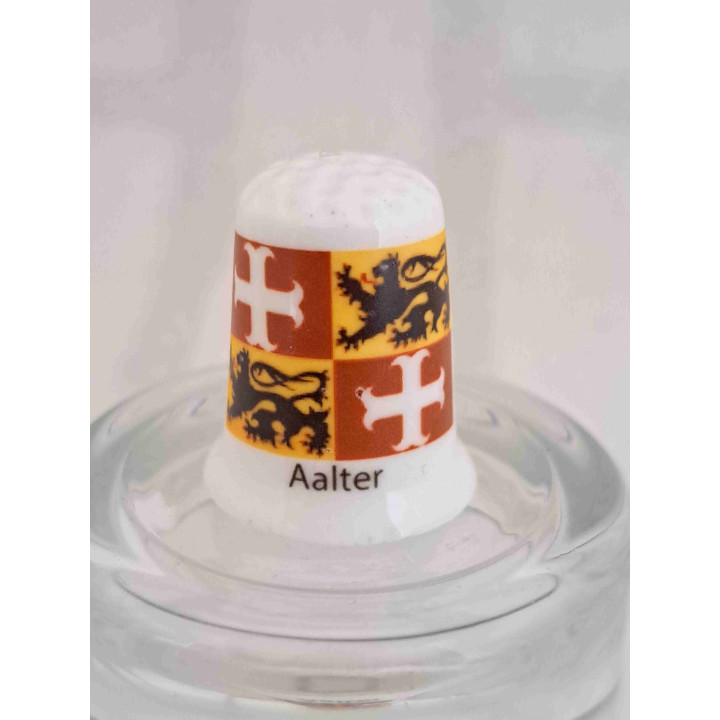 Vlag van Aalter in Belgie op een porselein vingerhoedje Vlag van Aalter in Belgie op een porselein vingerhoedje