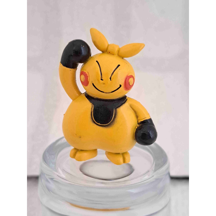 Makuhita met zwarte handschoenen Pokemon figuur