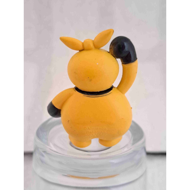 Makuhita met zwarte handschoenen Pokemon figuur - pokemon artikelen