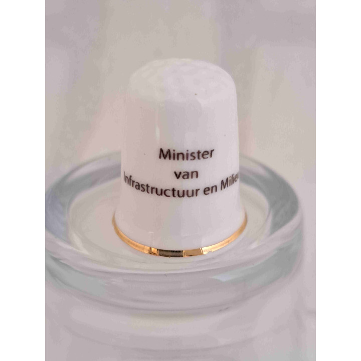 Porseleinen vingerhoedje met Melanie Schultz van Haegen  met goud randje - Verzamelobject