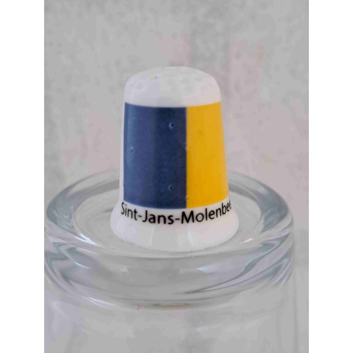 Sint Jans Molenbeek vlag Belgie op een porselein vingerhoedje