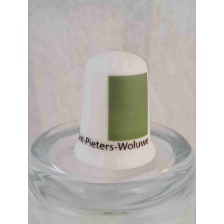 Sint Pieters Woluwe vlag Belgie op een porselein vingerhoedje