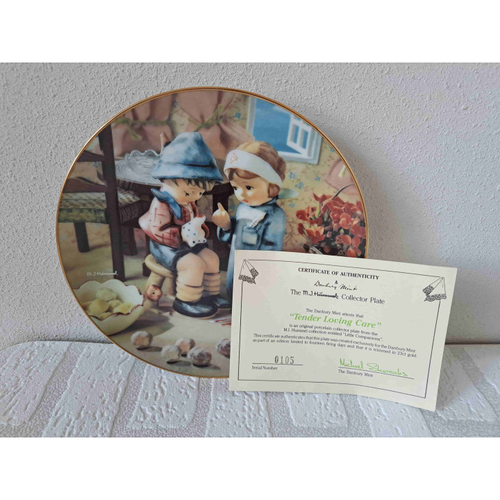 Hummel Goebel Tender loving care wandbord D20.5cm