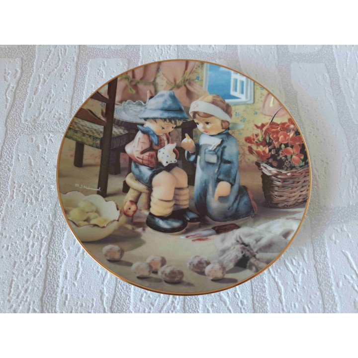 Hummel Goebel Tender loving care wandbord D20.5cm - wandborden
