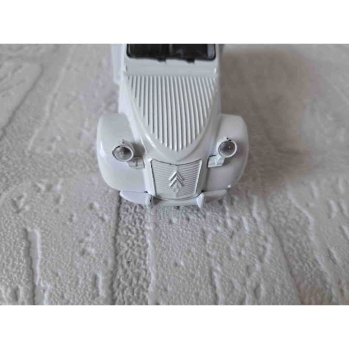 Citroen 2cv fourgonnette 1951 Welly 11.5x4.5x5cm - modelauto