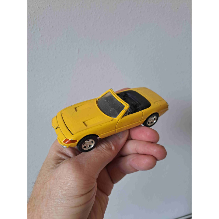 Ferrari 365 GTS 4 1:38