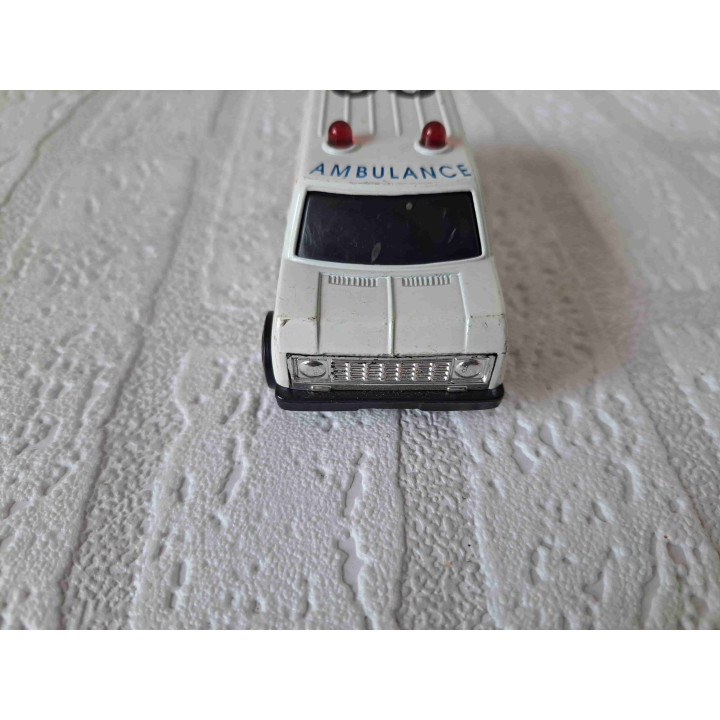 Ford Econoline Ambulance - modelauto