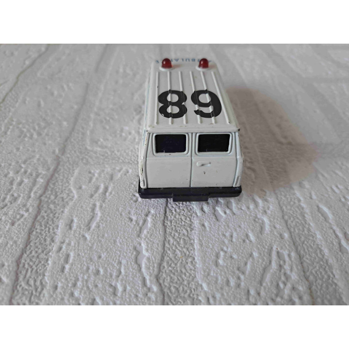 Ford Econoline Ambulance - modelauto