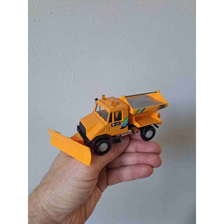 Mercedes Unimog sneeuwschuiver-strooiwagen Welly