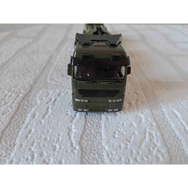 Militair vrachtwagen met tank en VAB voertuig - modelauto