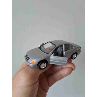 Opel Omega Tins Toys 1:38
